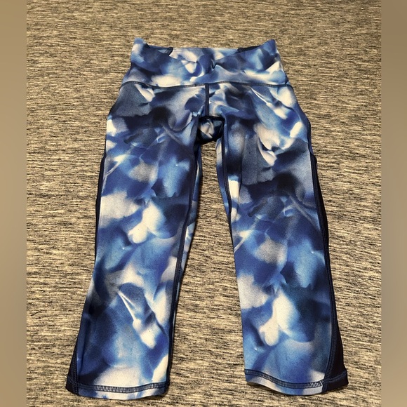 Lululemon Train Times Crops 17” Size 4 - Picture 4 of 5